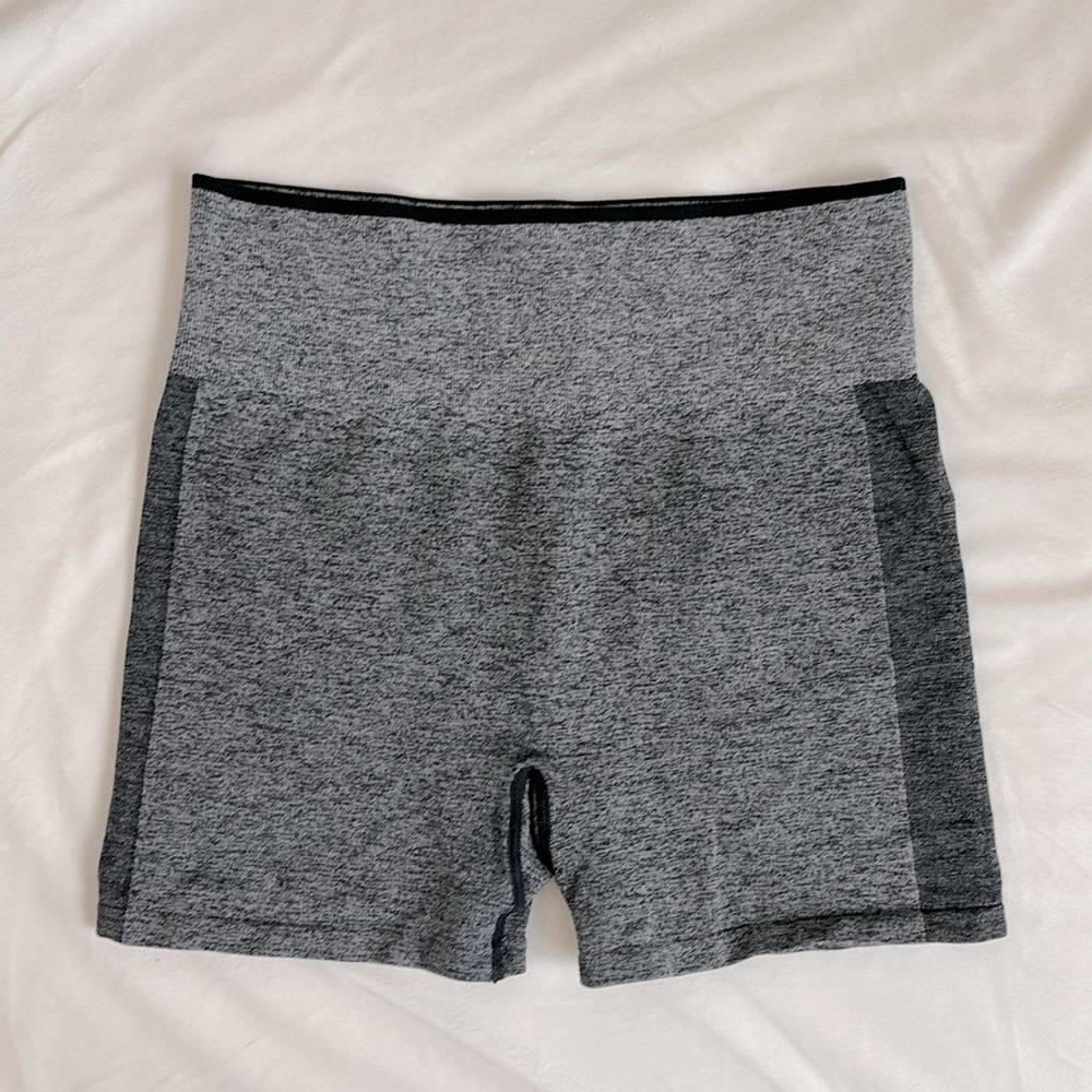 Avía Women’s Compression Shorts